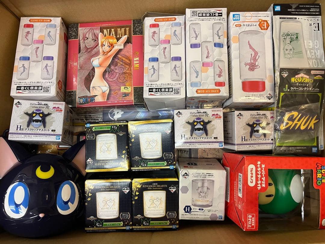 ノンジャンル雑貨　アニメグッズ　300個以上　大量まとめ売り　H