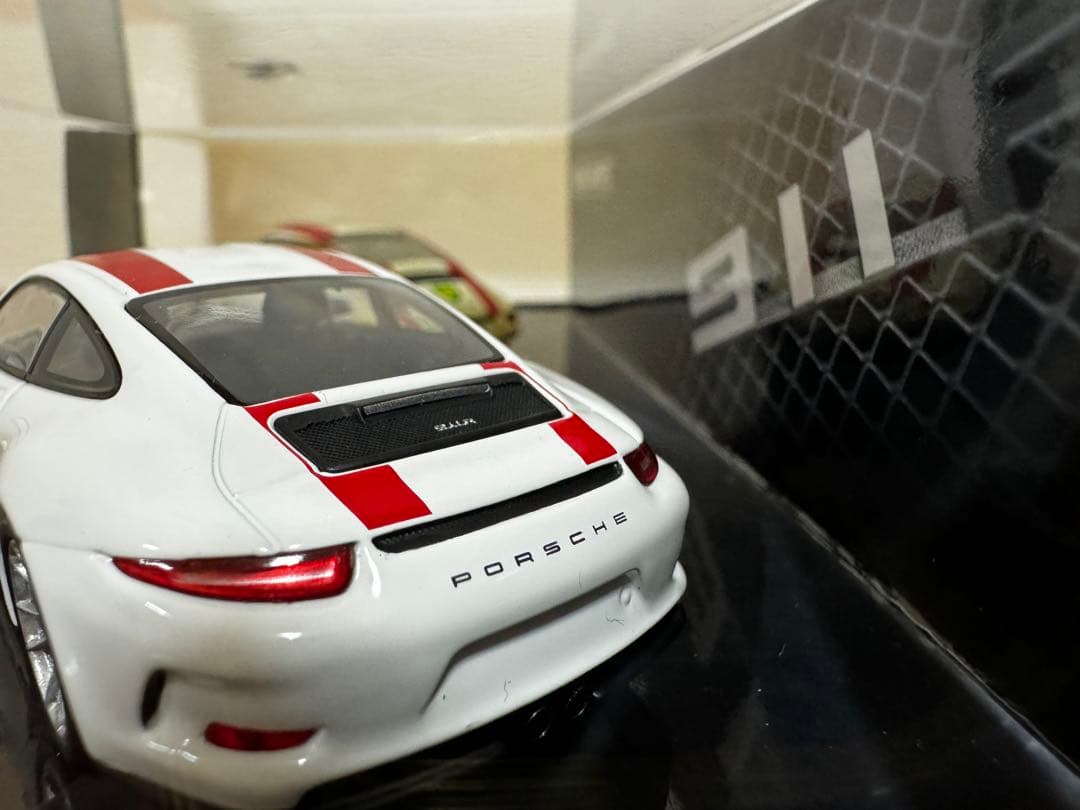 【MINICHAMPS】限定499台 Porsche911R 2016/1967