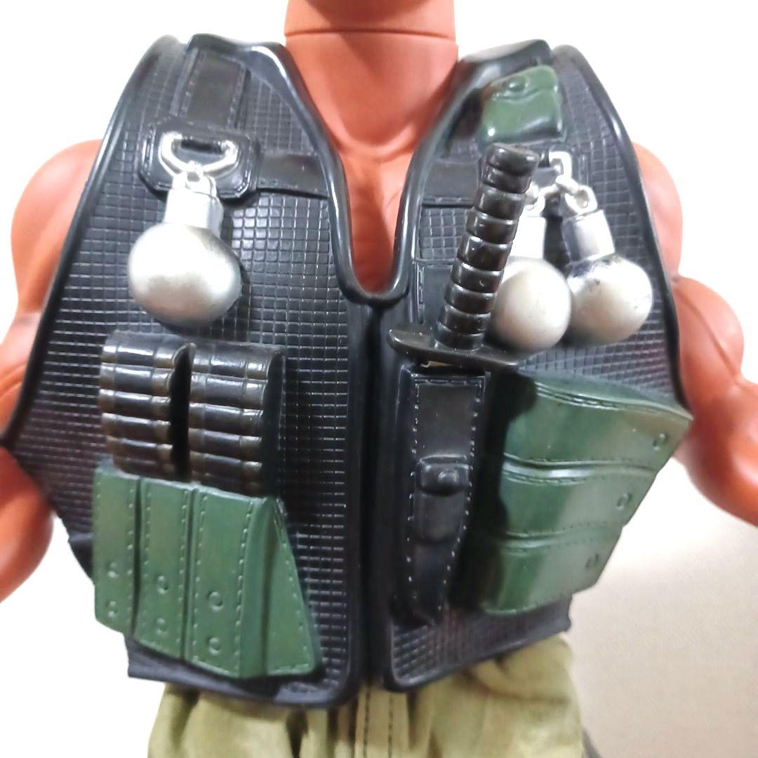 映画「コマンド―」アーノルド・シュワルツェネッガー演　可動式フィギュア