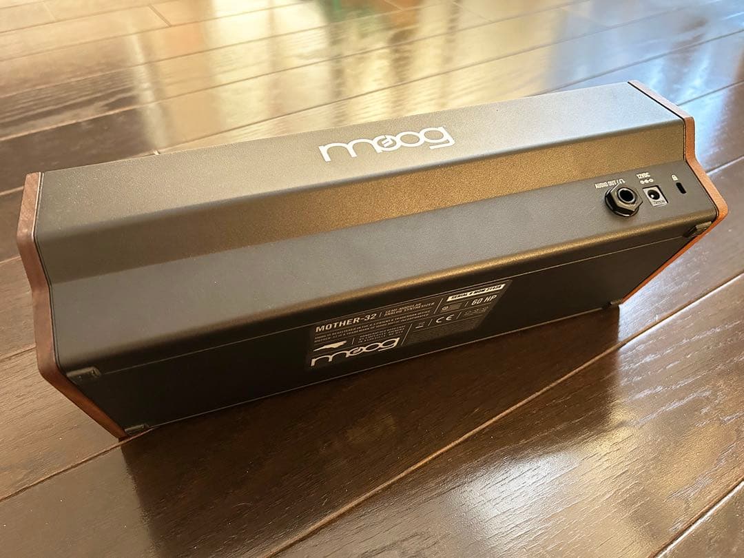 MOOG【MOTHER-32】セミモジュラーアナログシンセ(状態良好)