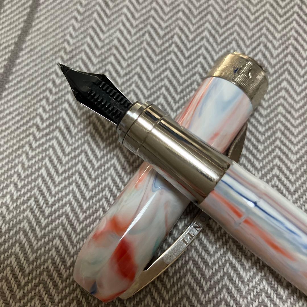 万年筆　visconti ビスコンティ　メリーゴーランド