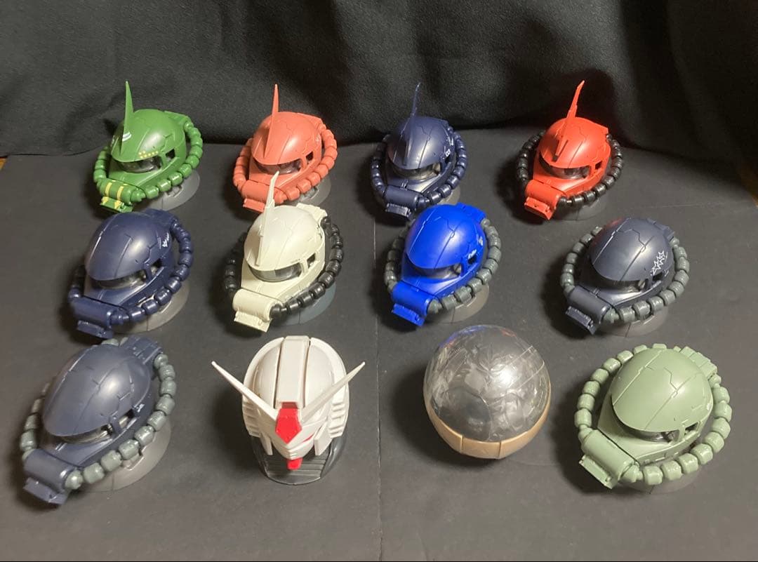 ガンダムヘッド　1点　　ザクヘッド　11点　　のセット