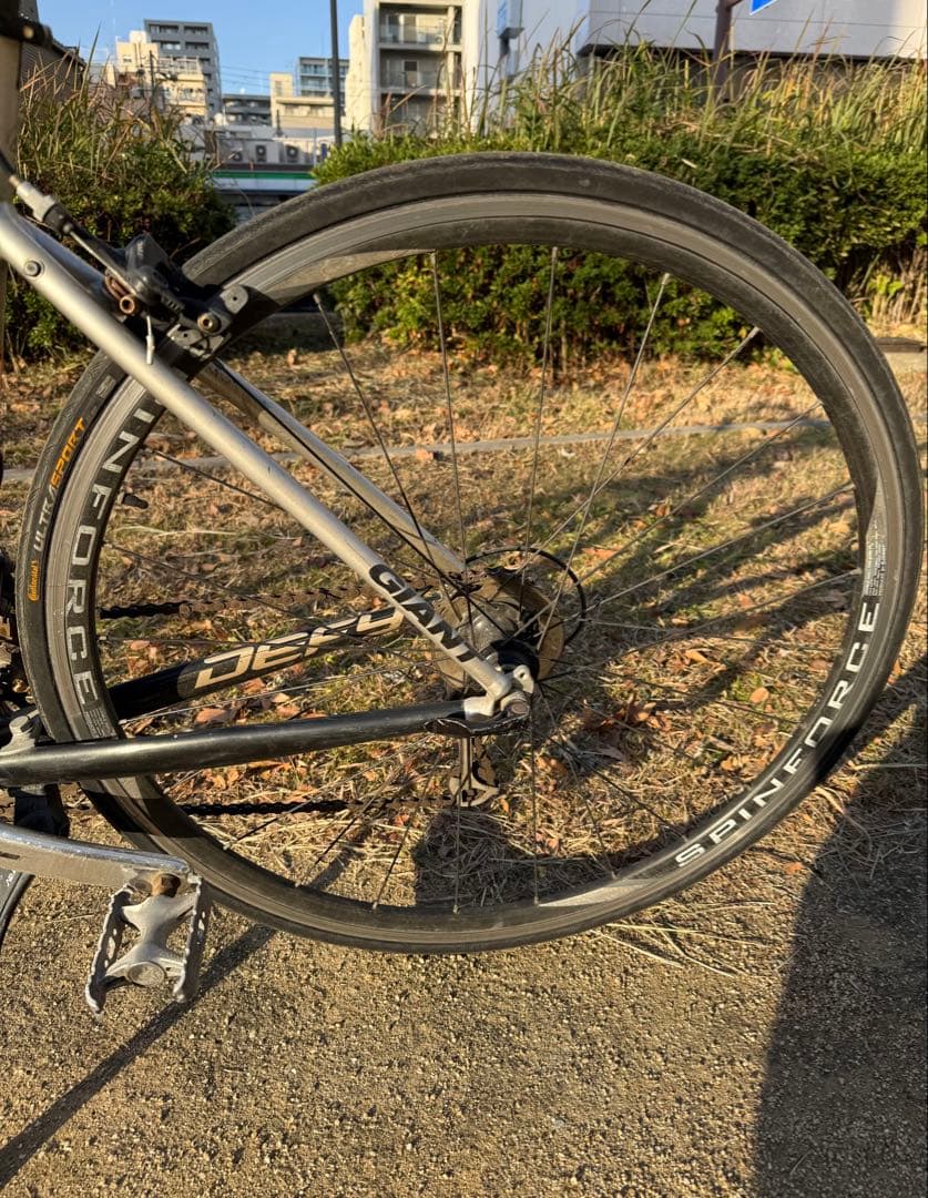 【GIANT DEFY】ロードバイク／スタンド付き／要整備