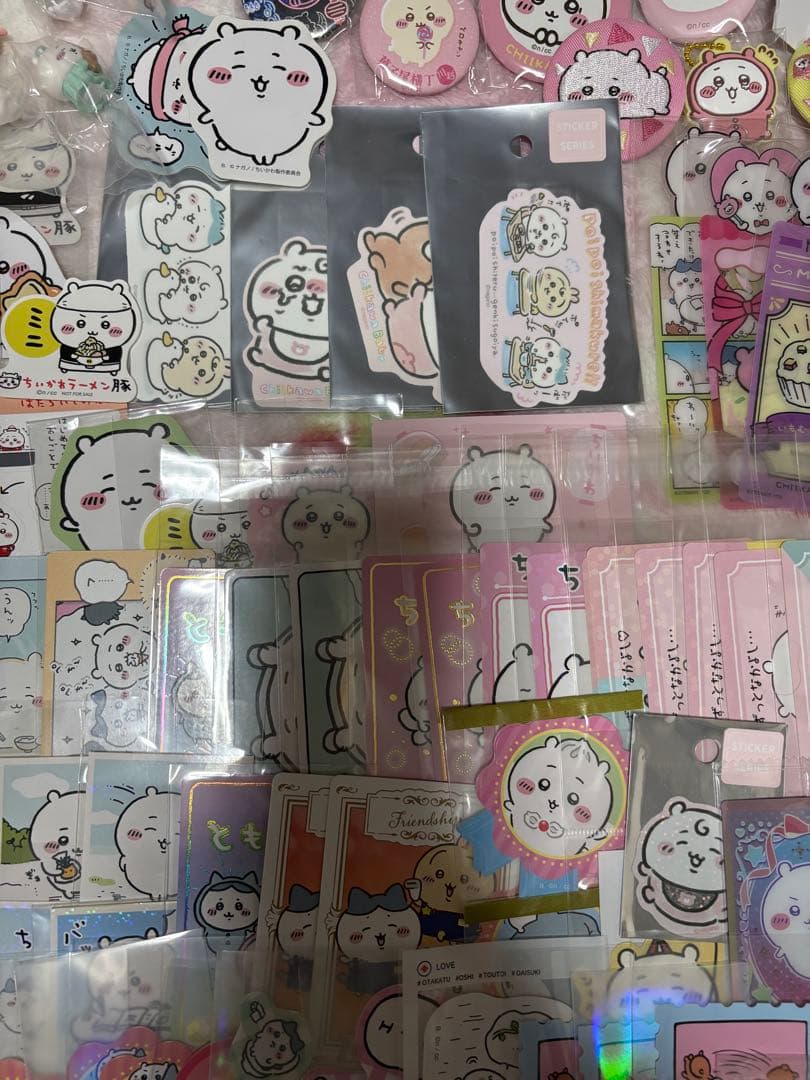 ちいかわ グッズ まとめ売り 缶バッジ カード ステッカー タオル くら寿司