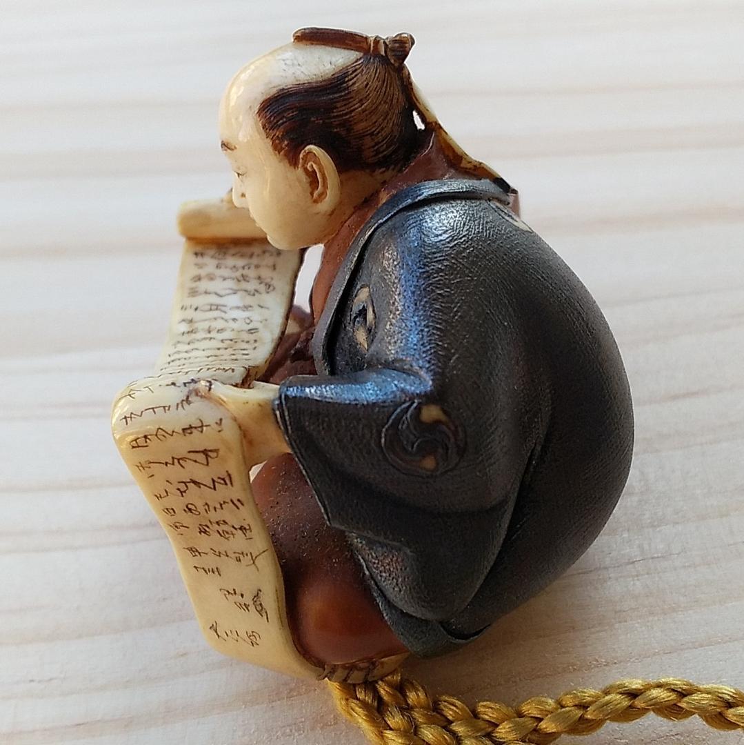 春井恒眠作　紀伊高野山玉川蒔絵印籠　人物根付