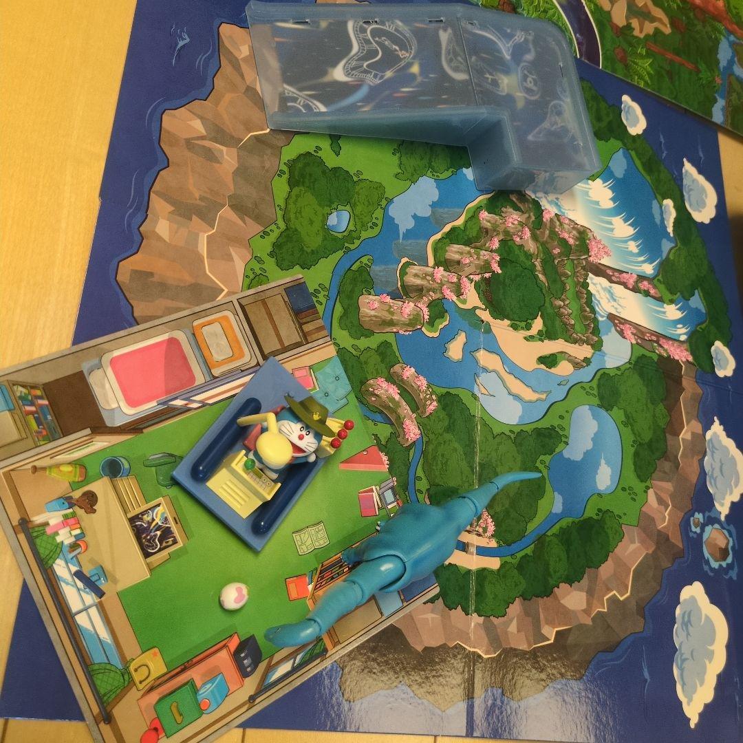 新恐竜島プレイマップ タカラトミー　ドラえもん他キャラクターフィギュア付き