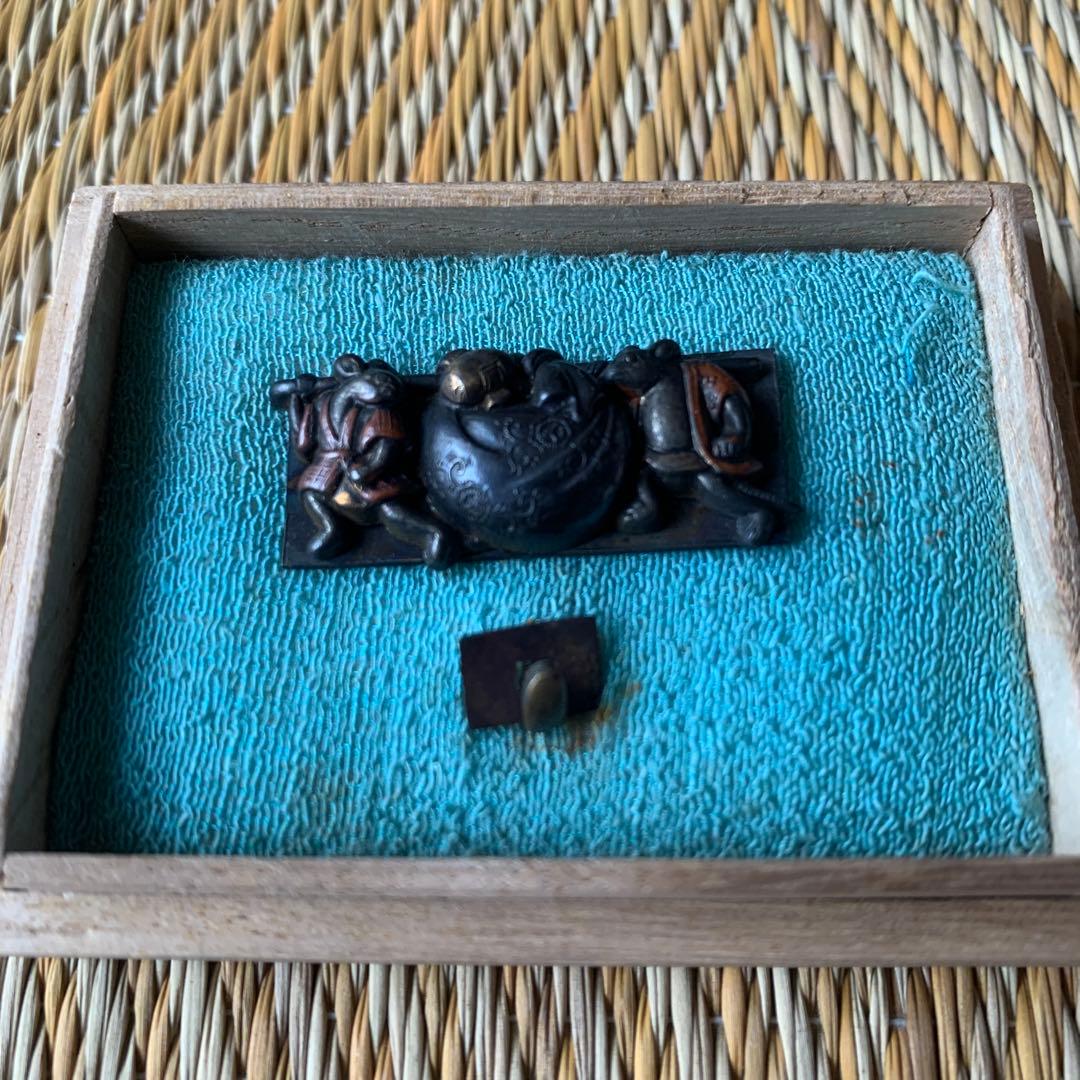 金工 目貫 前金具 赤銅 ネズミ 宝袋 未使用 木箱