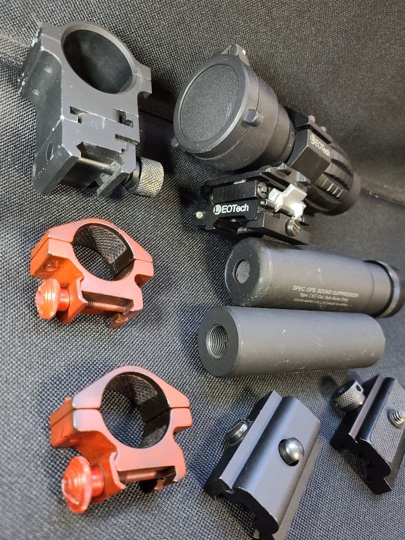 イオテックレプリカブースター・サイレンサー×2・マウントアタッチメント各種