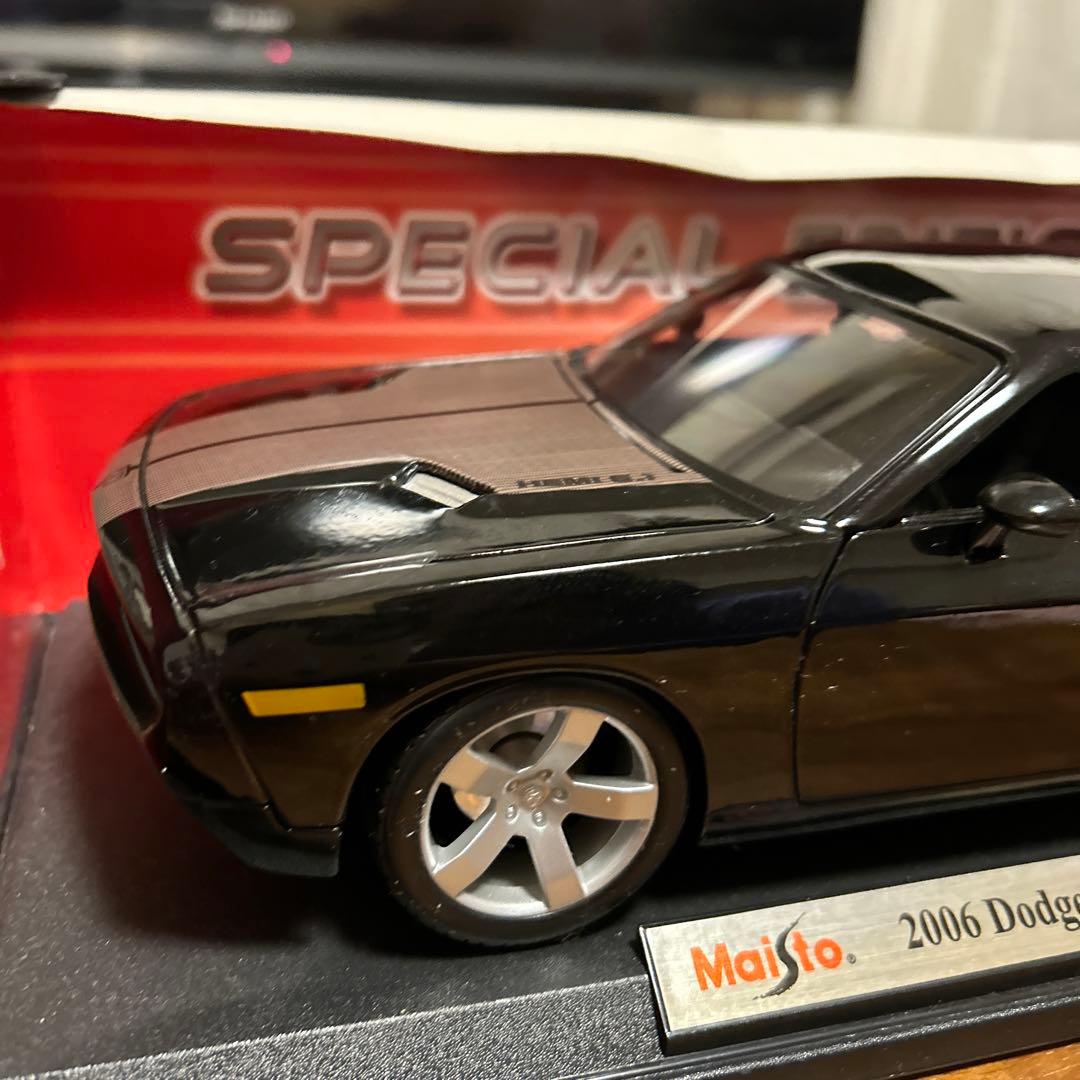 Maisto 2006 Dodge Challenger ブラック 1/18