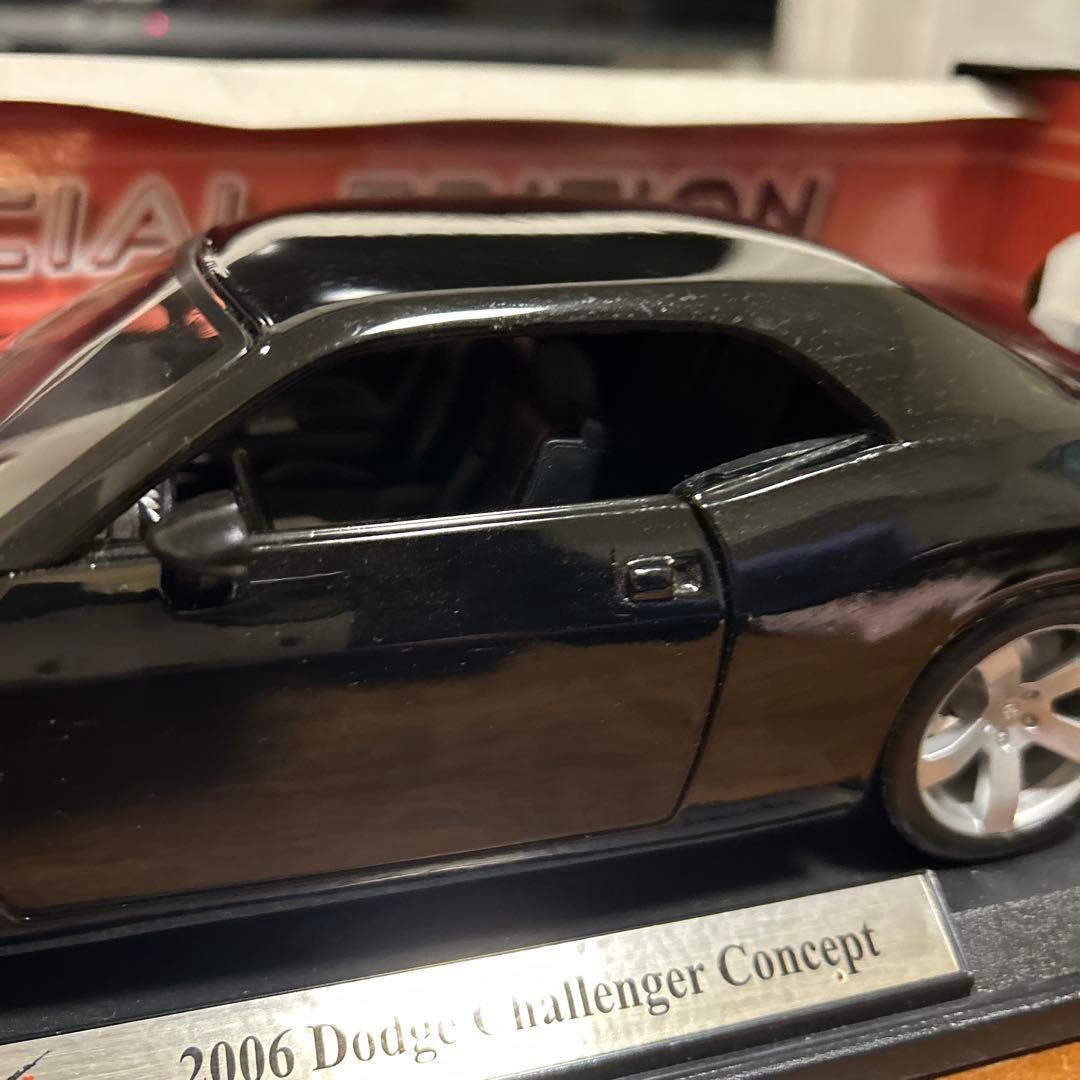 Maisto 2006 Dodge Challenger ブラック 1/18