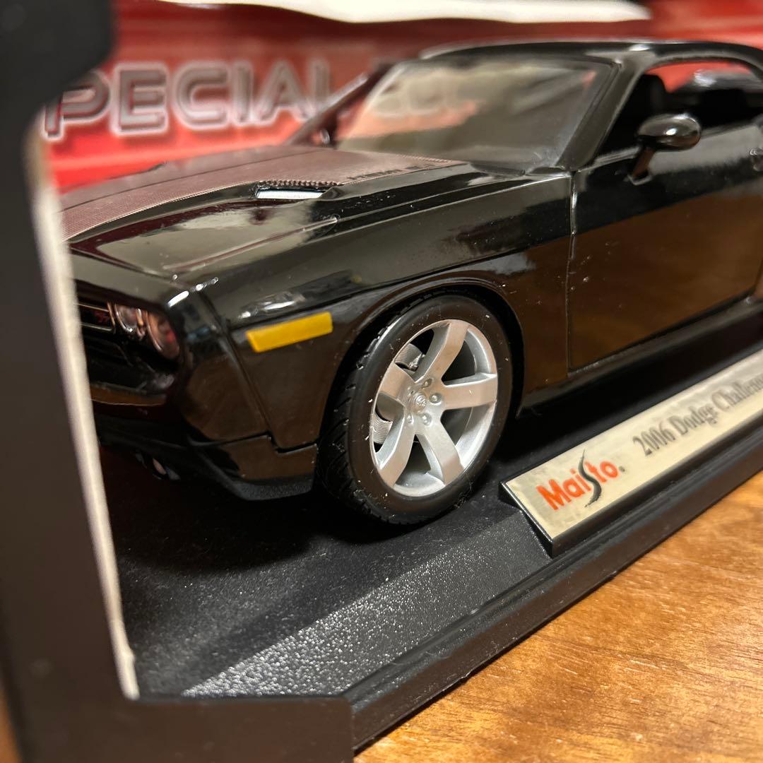 Maisto 2006 Dodge Challenger ブラック 1/18