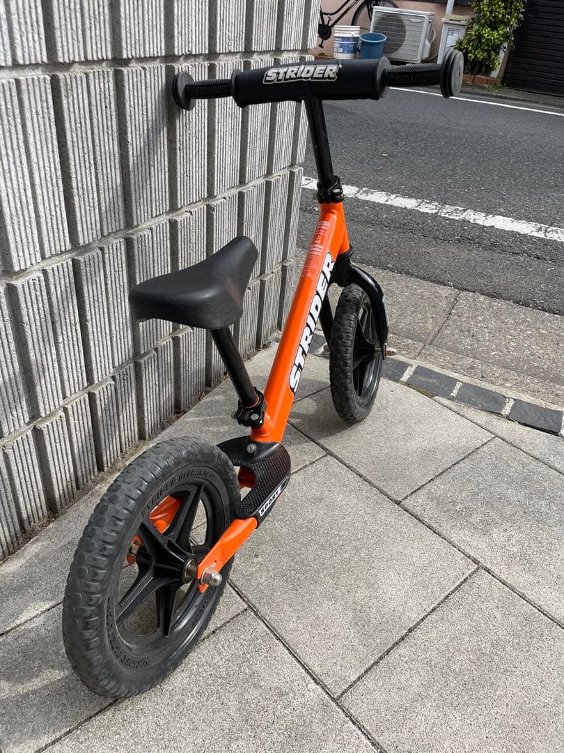 ストライダースポーツモデル 12インチ オレンジ