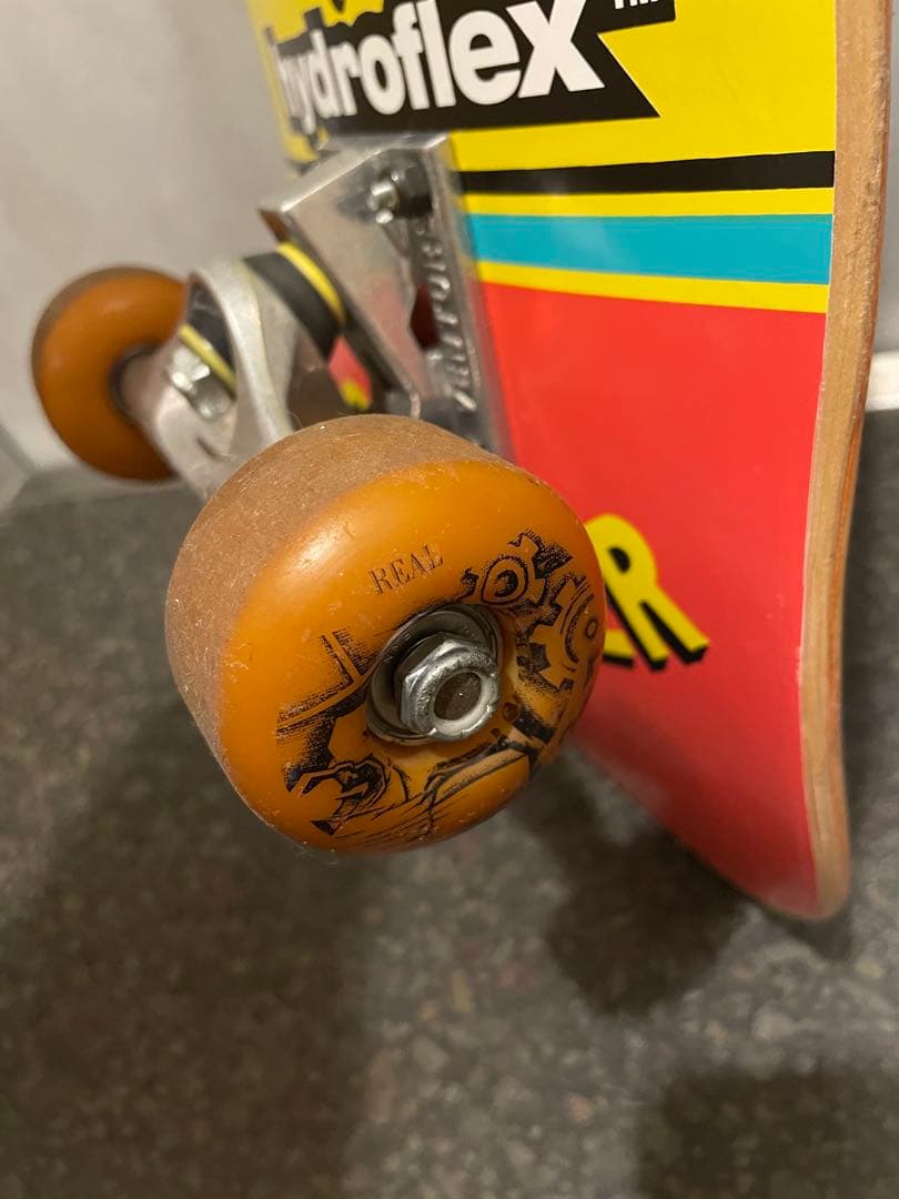 TOY MACHINE スケボー　8インチ スケートボード コンプリートセット