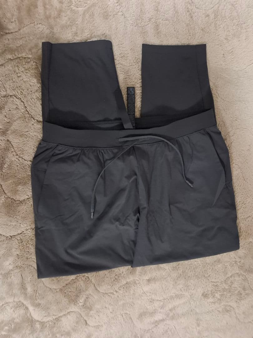 Lululemon グレー ランニングパンツ L