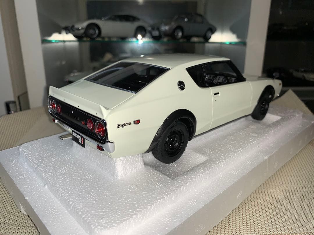 オートアート 1/18 スカイラインGT-R(ホワイト)