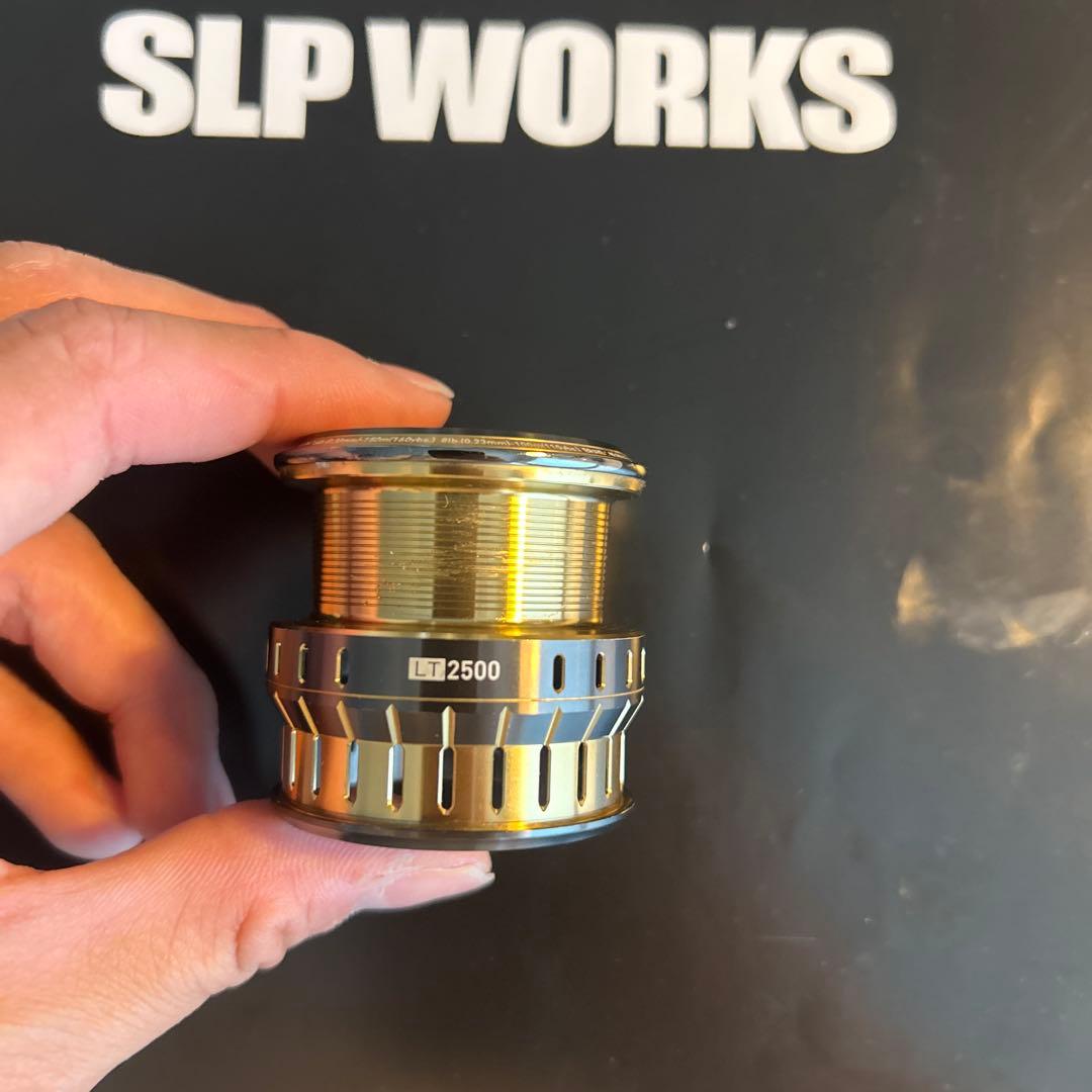 【美品】ダイワ　SLPWORKS EXLT2500 スプール
