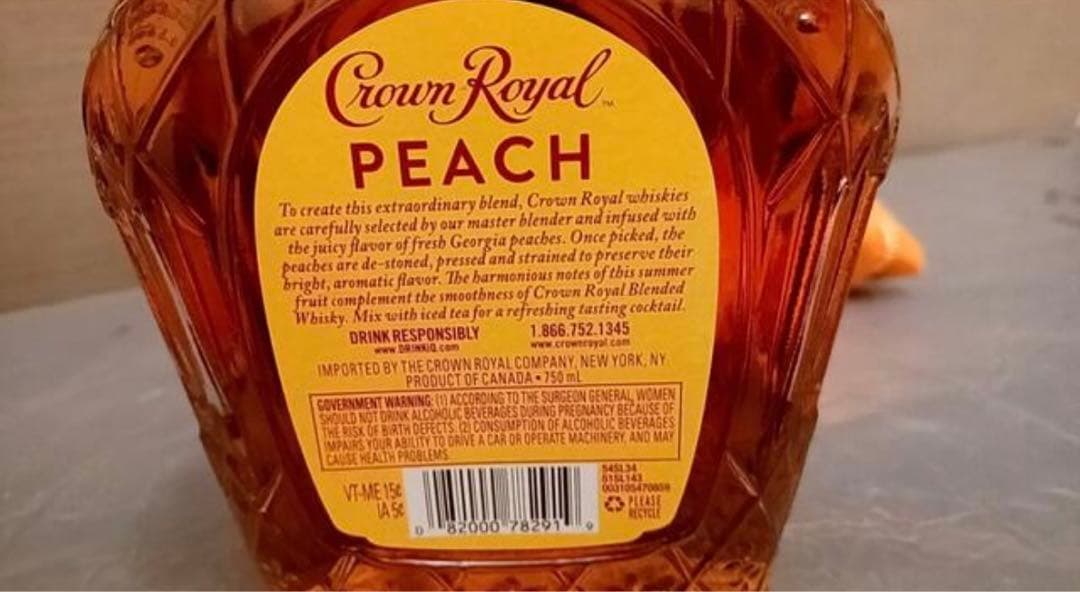 Crown  クラウンローヤル　ウィスキー アップル味　1.75L