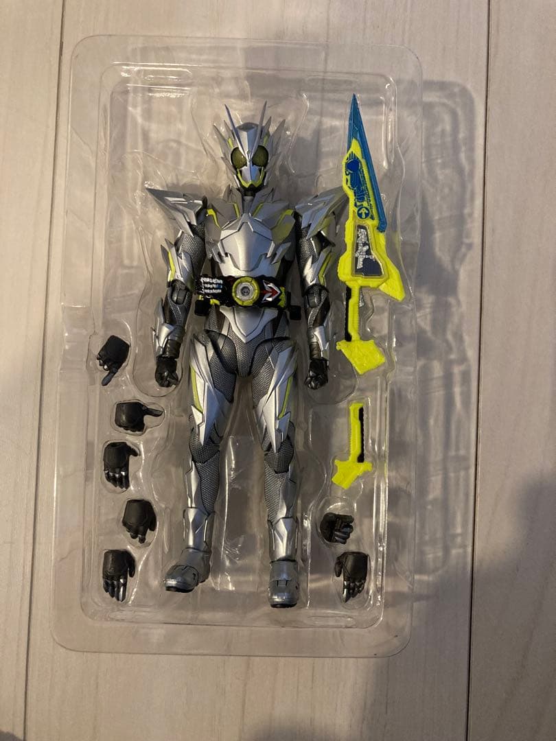 フィギュアーツ 仮面ライダーゼロワン メタルクラスター ホッパー