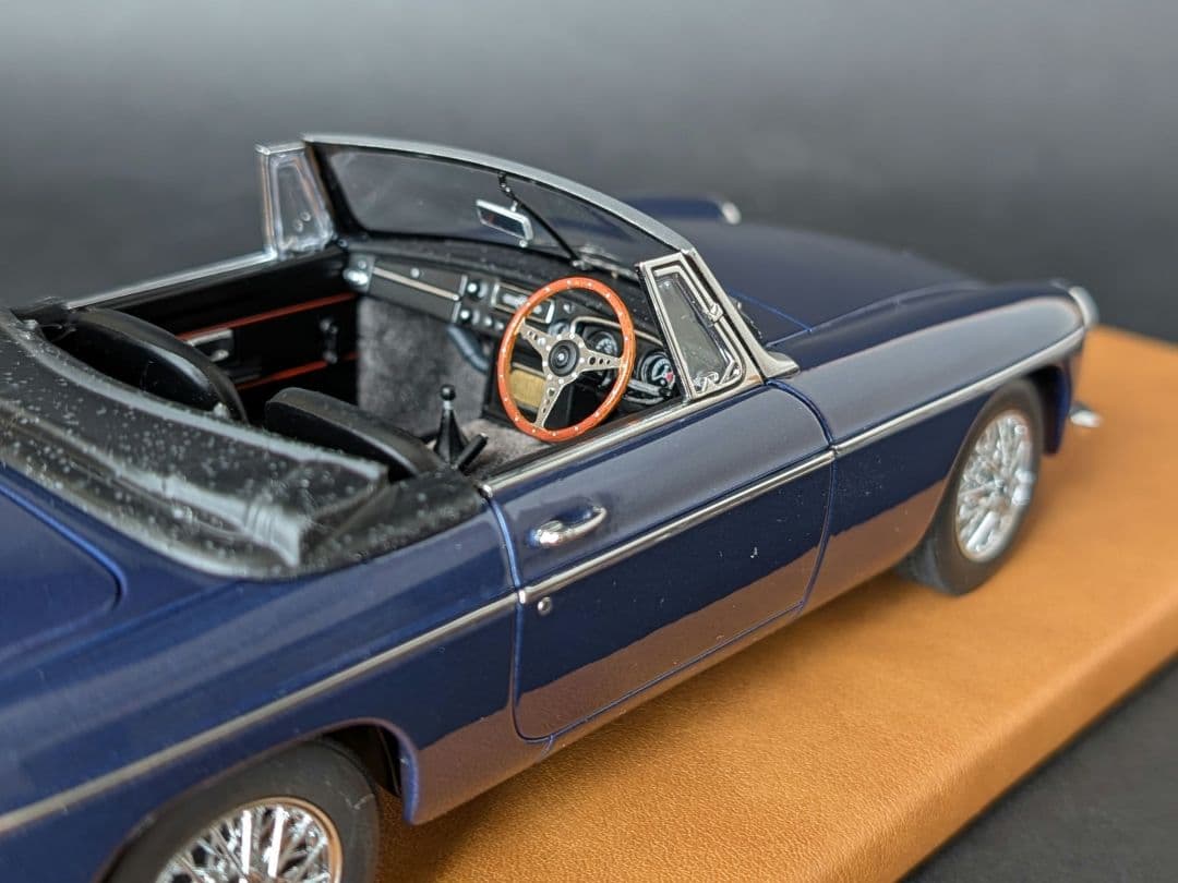 オートアート 1/18 MGB ロードスター MKⅡ PAGENT Blue