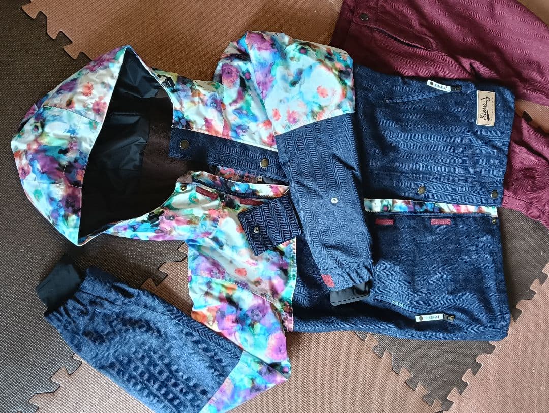 SISTA.J　Mサイズ　スノボウェア　スキーウェア　上下セット　美品✩