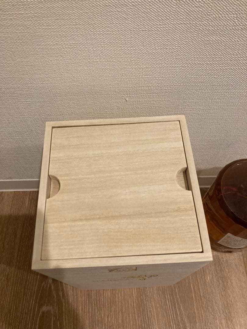 HIBIKI 響　サントリーウイスキー 木箱入り　100周年限定品　希少品