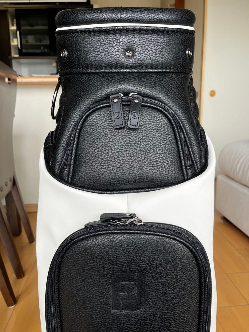 希少　美品　ＦＪ　フットジョイ ３点式キャディバッグ【ホワイト/ブラック】完売品