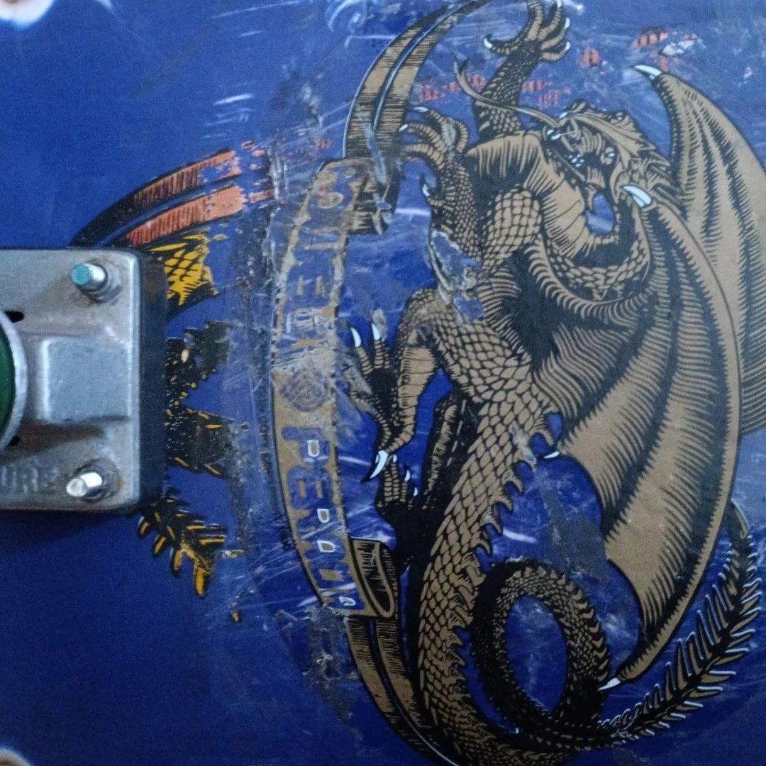 スケートボードコンプリート　パウエル　ドラゴン