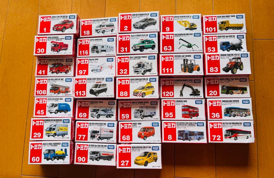 トミカ 新品未開封 33台 まとめ売り
