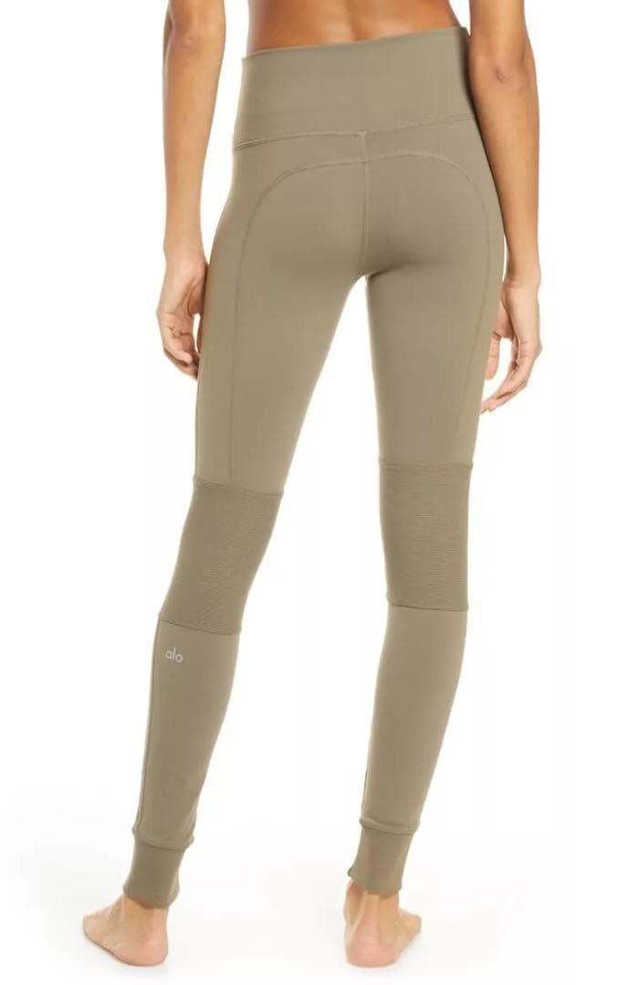 トコトコ★アロヨガaloyogaレギンス★ルルレモンアローヨガ好きも