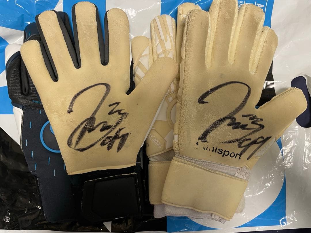 シ*ム様 上福元直人 サイン入りグローブ 2個セット