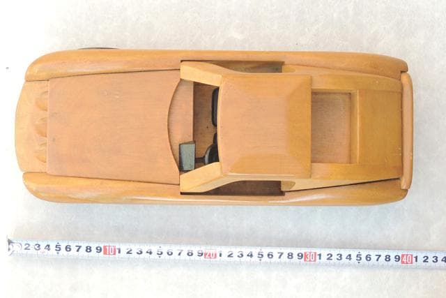 ★ 木製 手造りスポーツカー ★ ３９×１５㎝・重さ1.2㎏　左ハンドル