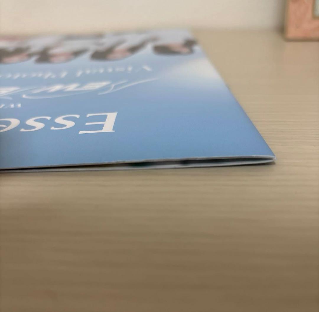 【希少当選品】Essential new jeans ビジュアルフォトブック