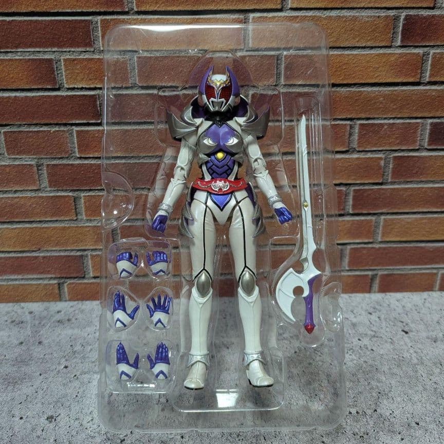 仮面ライダーキバーラ　フィギュアーツ