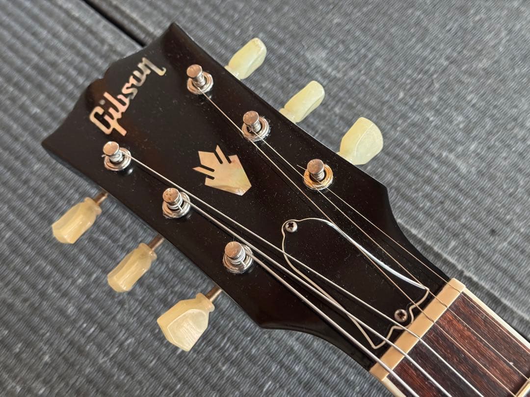 Gibson SG Standard ペルハムブルー マエストロヴァイブローラー