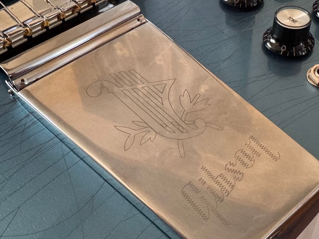 Gibson SG Standard ペルハムブルー マエストロヴァイブローラー