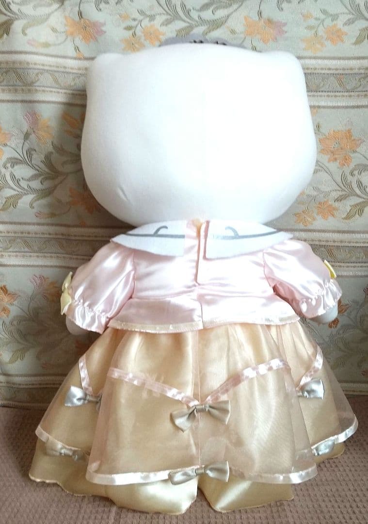 ピューロランド 当選品 キティ パレードBELIEVE衣装 特大ぬいぐるみ レア