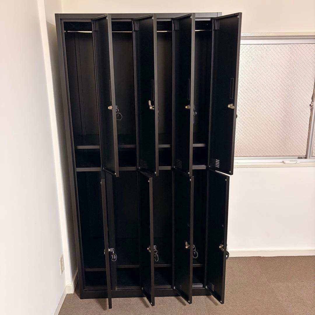 ブラックスチール製鍵付きオフィスロッカー 8人用