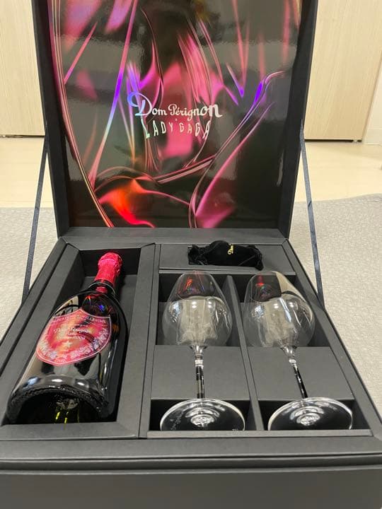 ドンペリニヨン ロゼヴィンテージ 2006×レディー・ガガ グラスセット