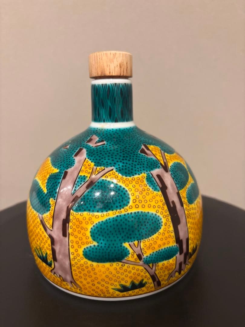 【九谷焼　竹鳳窯　吉田屋風牛の図 】サントリーブランデー　空きボトルのみ