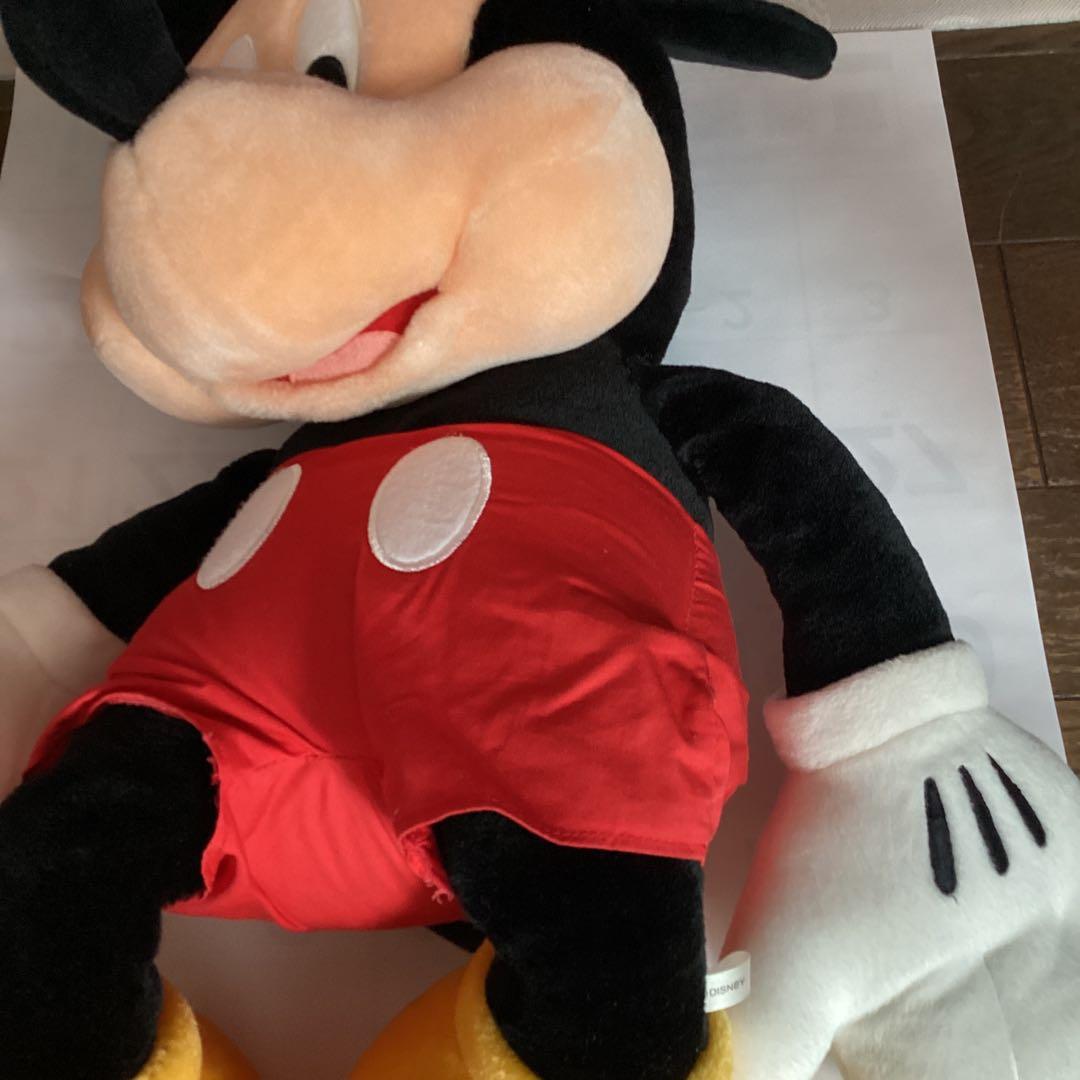 美品です。肌触り良い　大きい高さ６０㎝以上あるミッキーマウスのぬいぐるみ