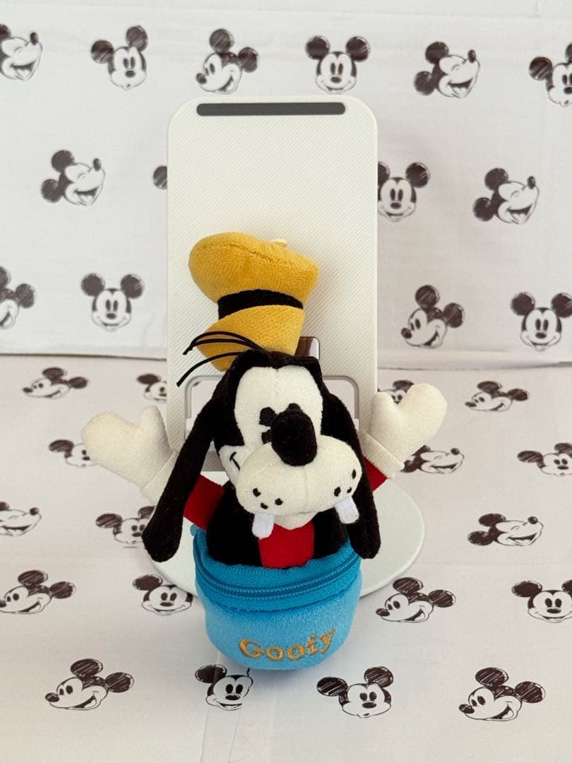 ディズニーストア　グーフィー　小物入れ　キーチェーン