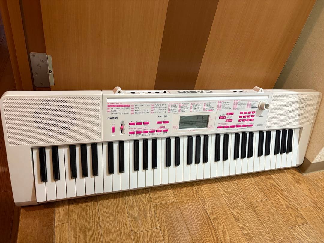 CASIO　電子キーボード　61標準鍵　光ナビゲーションキーボード