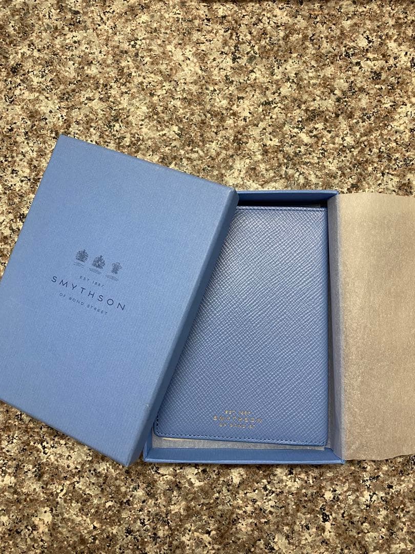 SMYTHSON ライトブルーパスポートケース