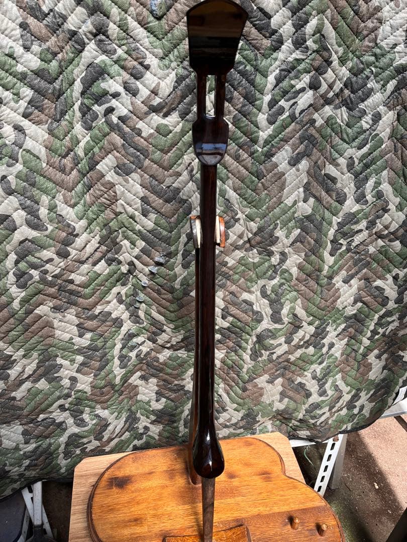 沖縄三線江戸与那城型((シャム柿)本皮一枚張りに仕上げました。