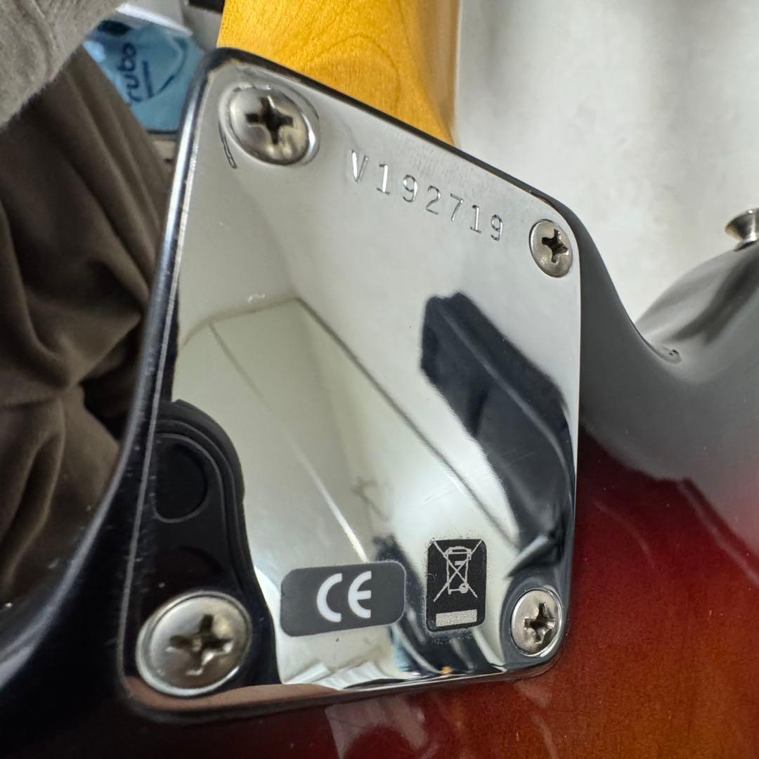 【青すぎる空】Fender 62 JazzMaster