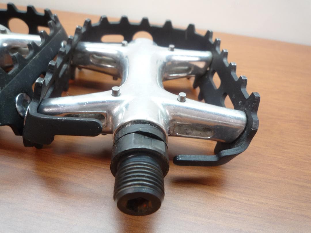 Shimano Deore XT フラットペダルPD M730