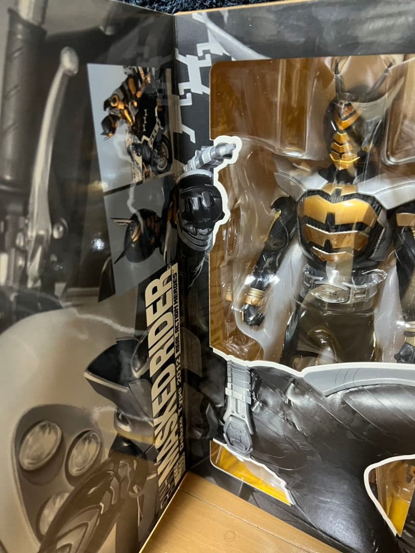 RAH リアルアクションヒーローズ　仮面ライダーザビー　マスクドフォーム