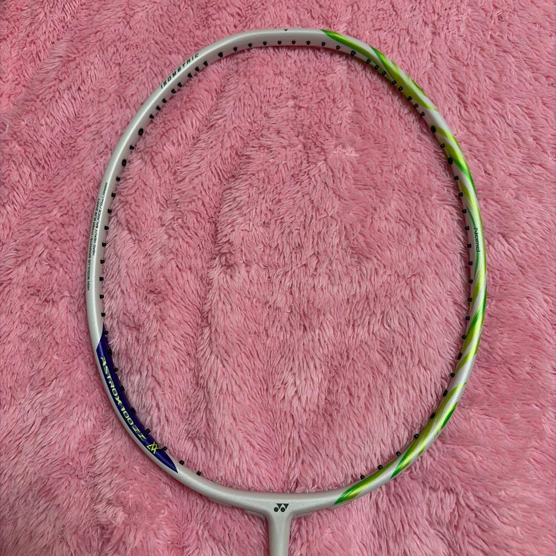 す*た様 YONEX アストロクス100ZZ VA 4UG5