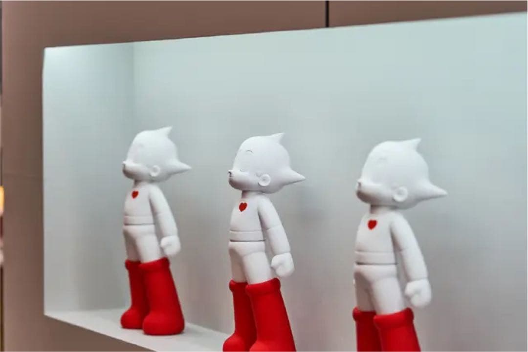 【完売品】鉄腕アトム レッドエディション スペシャルパッケージ（Qi2対応）