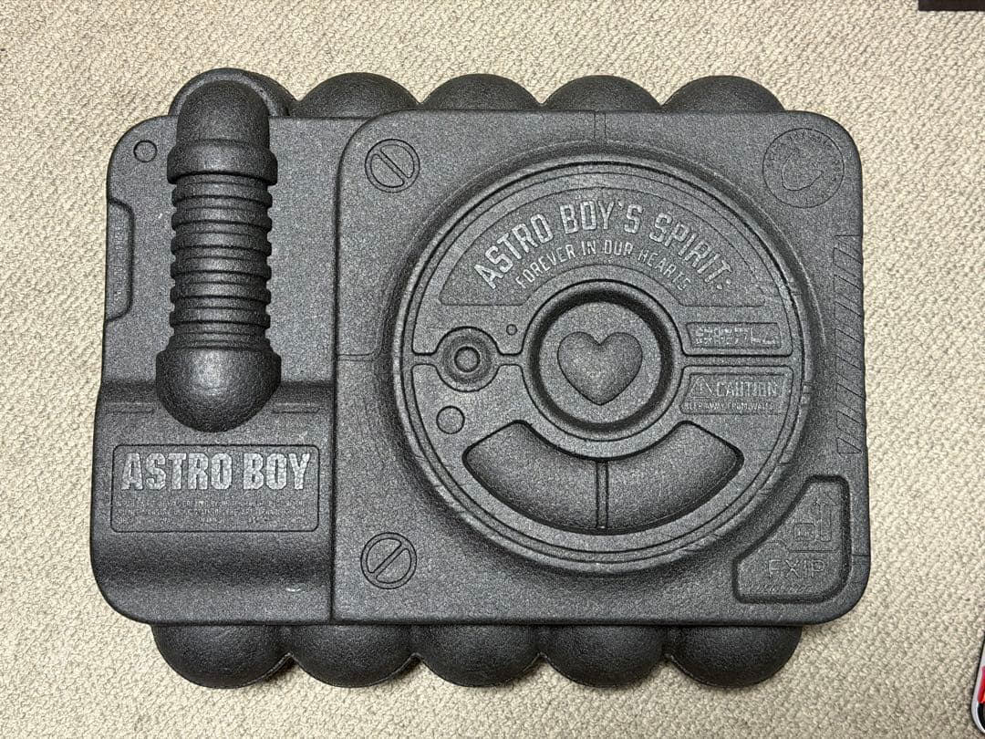 【完売品】鉄腕アトム レッドエディション スペシャルパッケージ（Qi2対応）